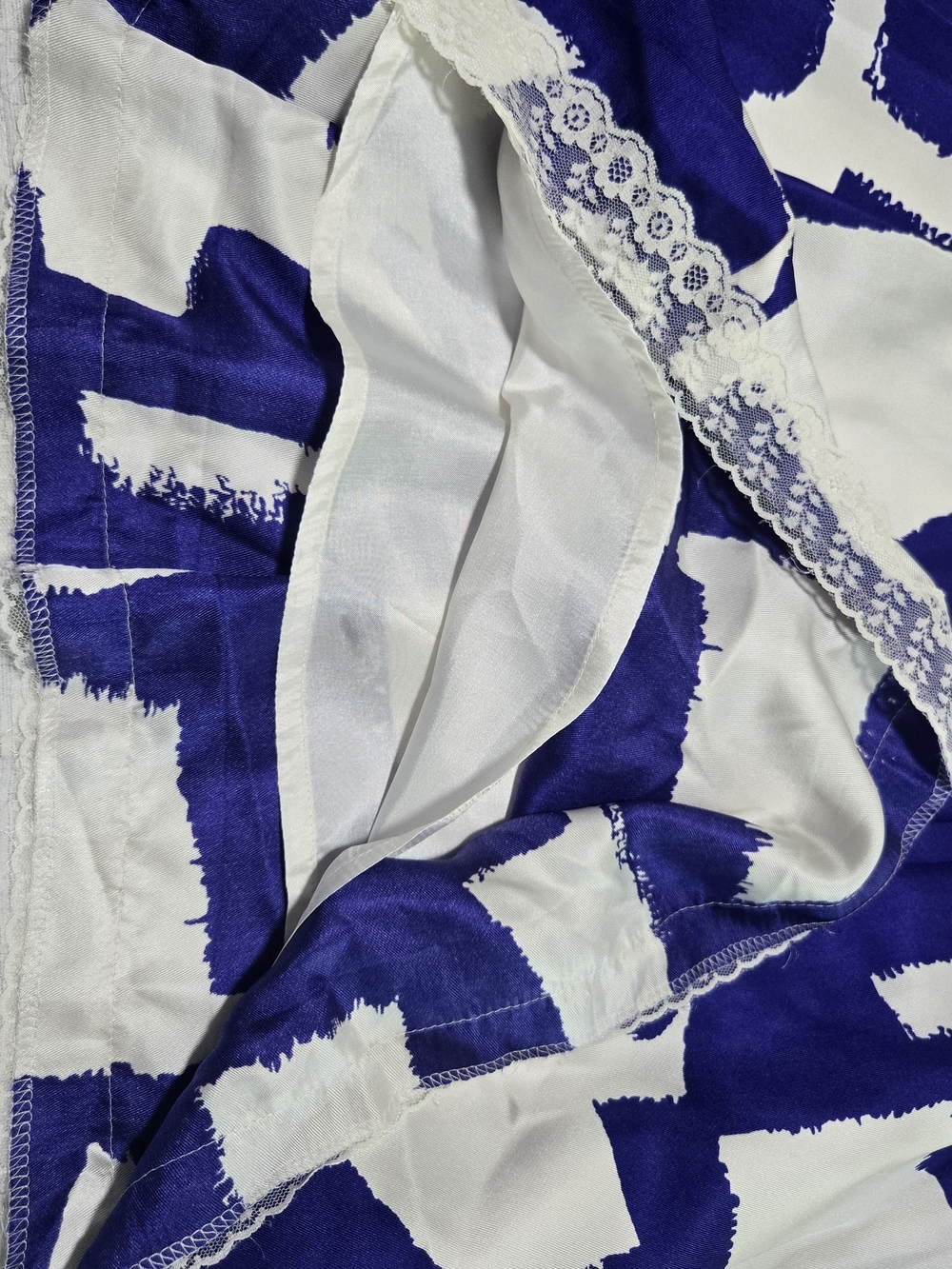 kate spade Blue and White Graphic 100% Silk Shell Pleated Skirt - Picture 10 of 13
